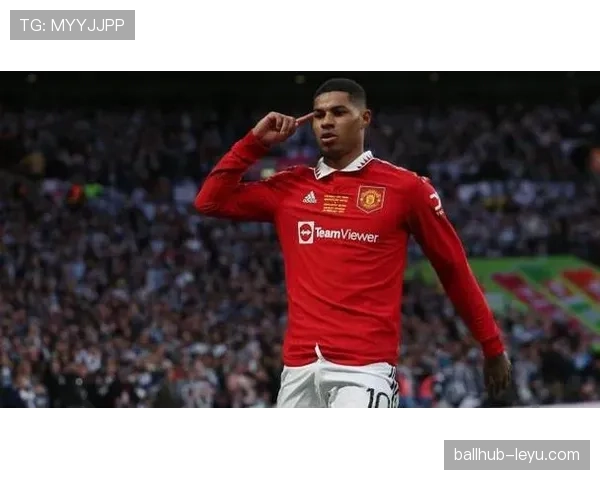 拉什福德锋线灵动站位撕破防线，空间利用成制胜关键