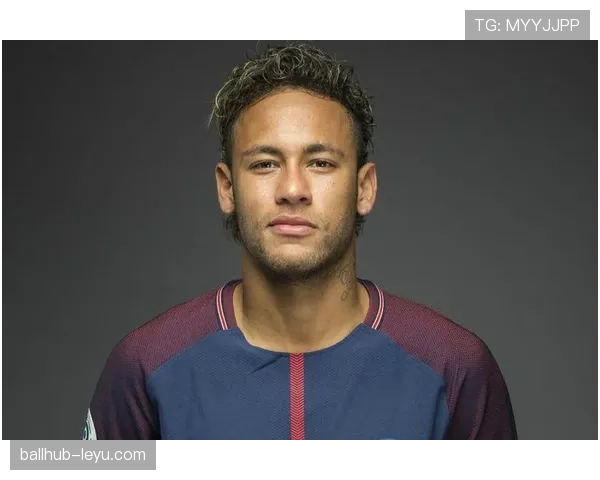 伊萨克射门技艺惊艳赛场，现代锋线杀手崭露头角