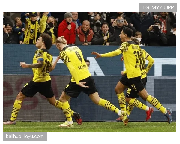 多特蒙德的最大危机：高层管理混乱与战术体系的崩塌，这支德甲豪门正滑向平庸深渊